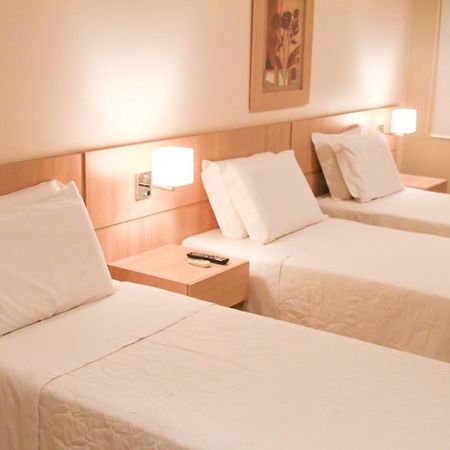 Gales Park Hotel دورادوس الغرفة الصورة