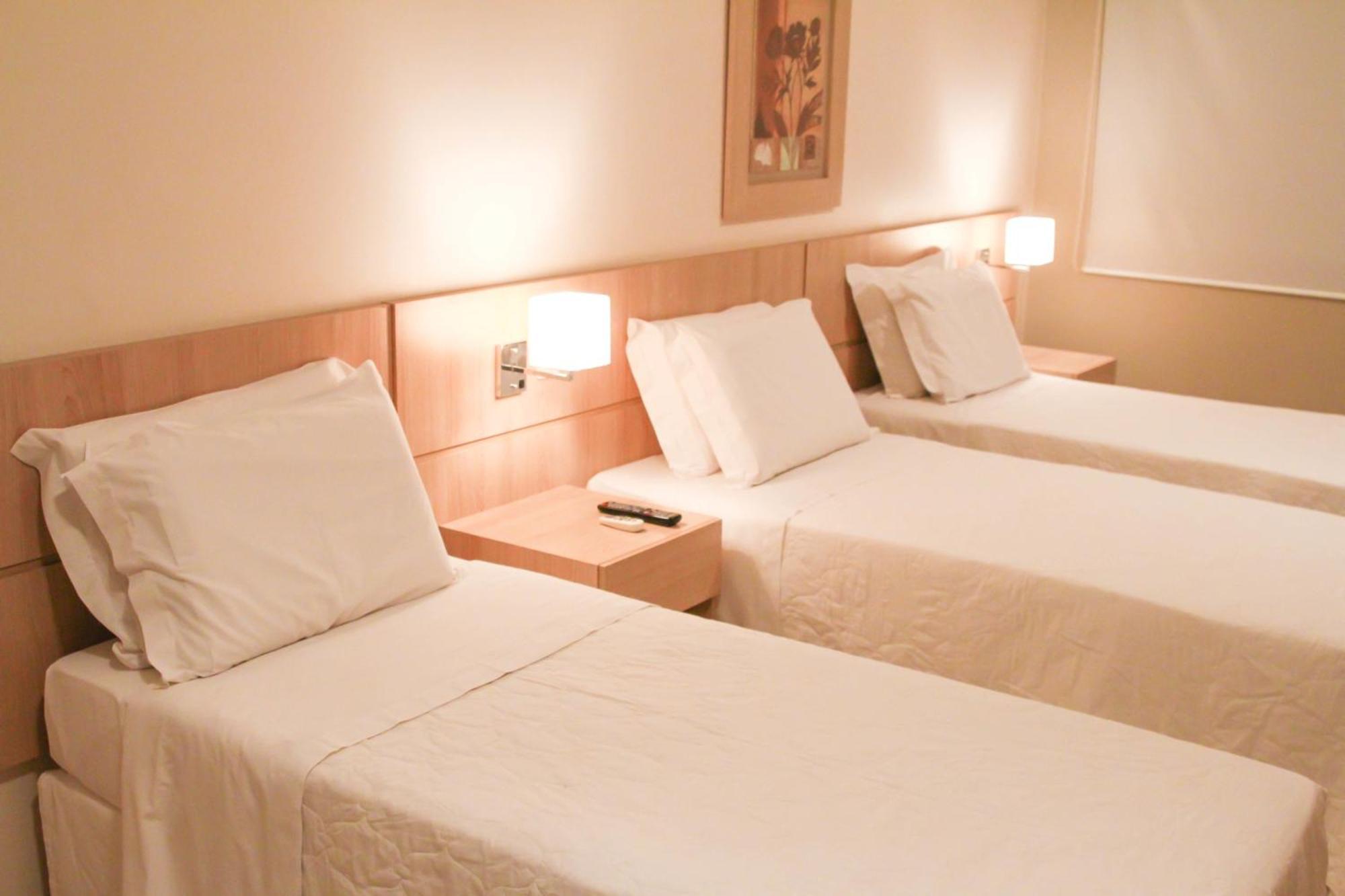 Gales Park Hotel دورادوس الغرفة الصورة