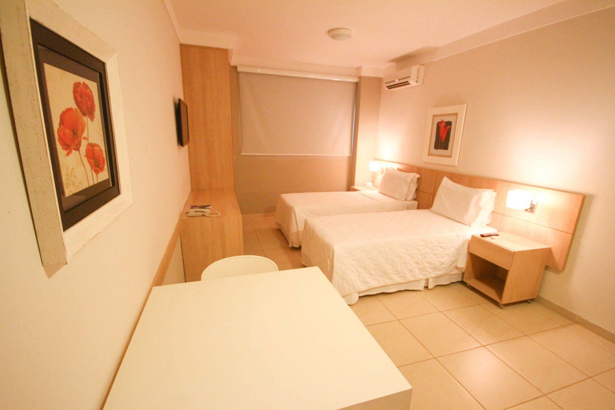 Gales Park Hotel دورادوس المظهر الخارجي الصورة