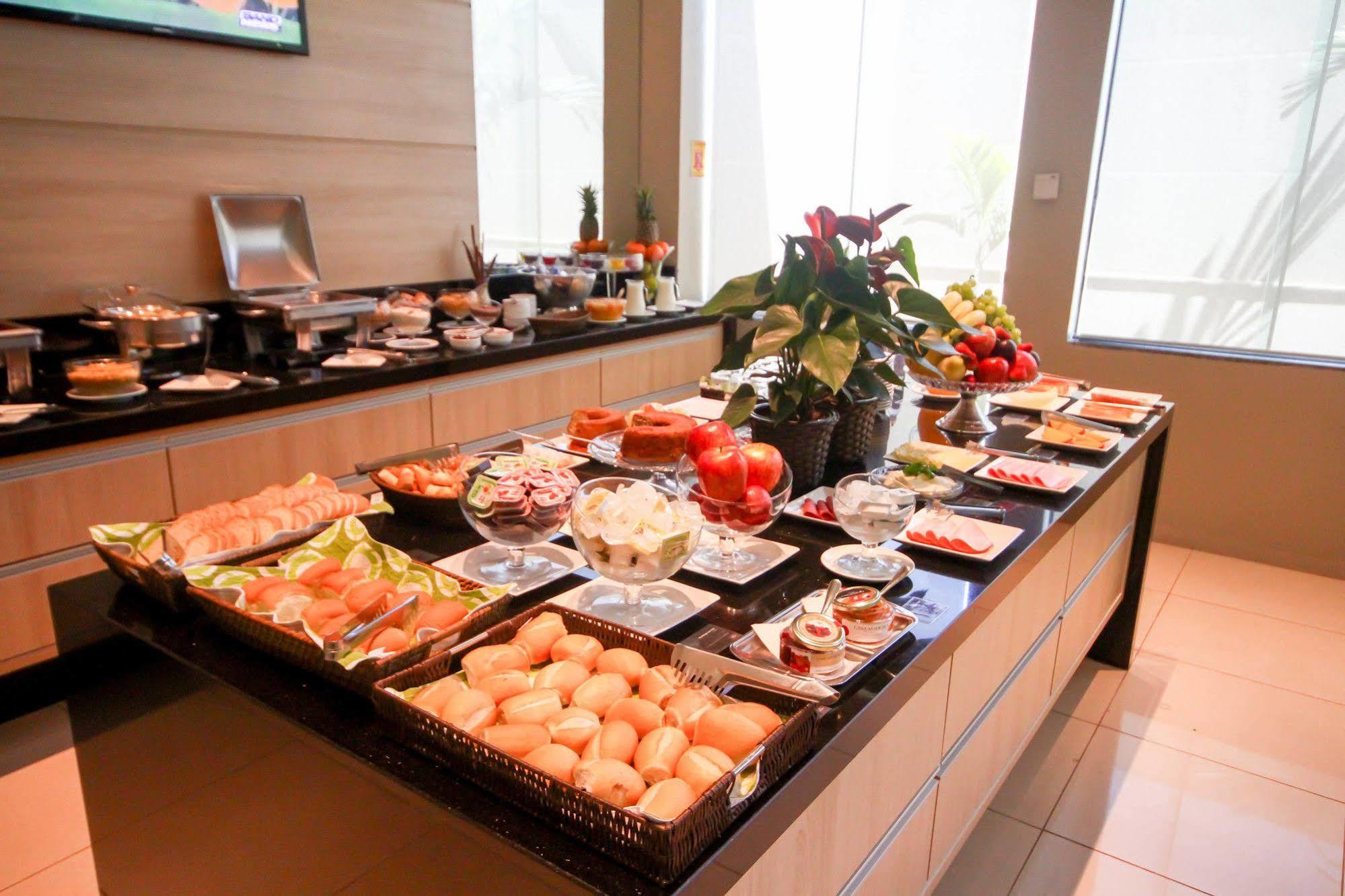 Gales Park Hotel دورادوس المظهر الخارجي الصورة
